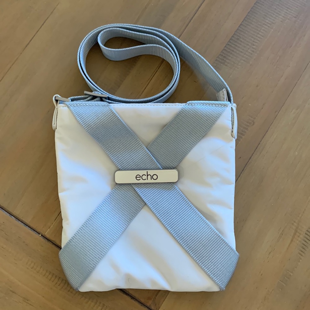 Echo crossbody purse
